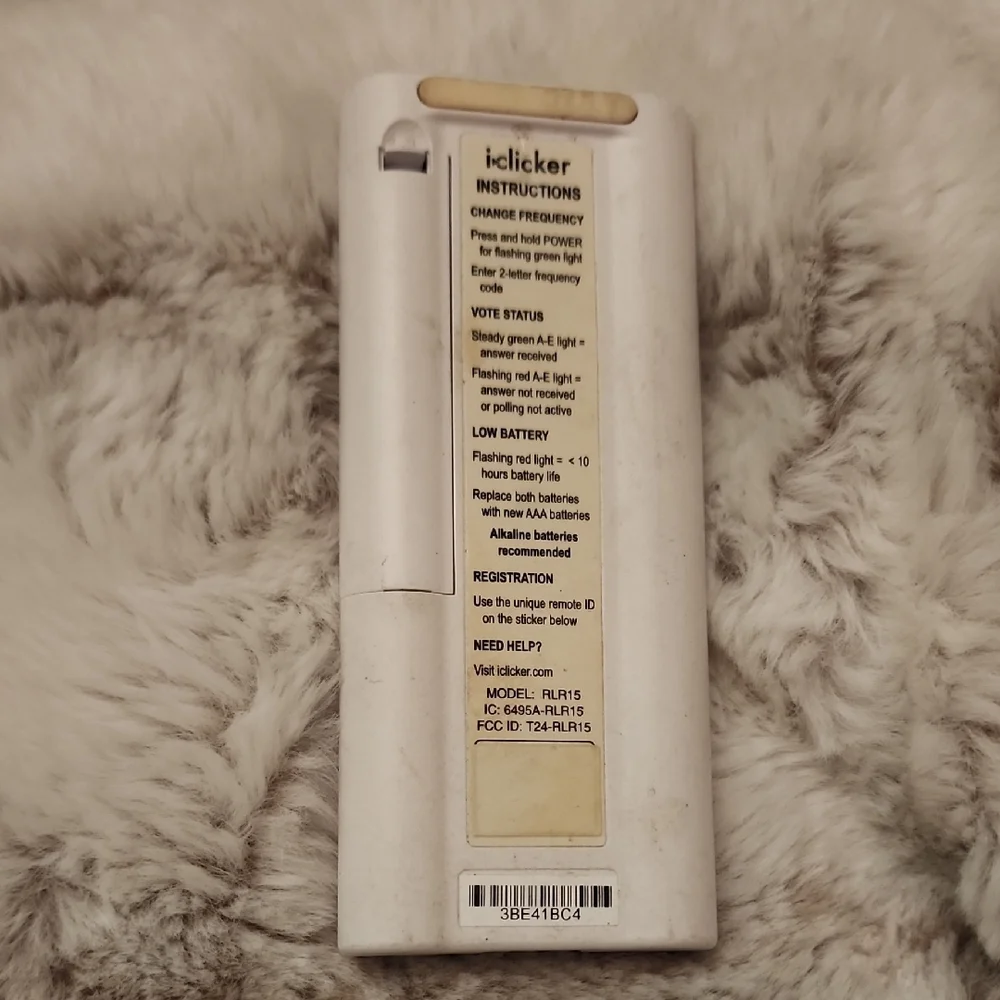 iClicker+ White Remote Control - Picture 2 of 2